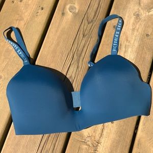 *2/$40* VS T-Shirt Bra 36D